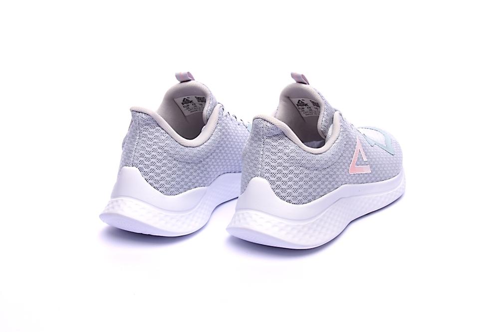 peak running shoes