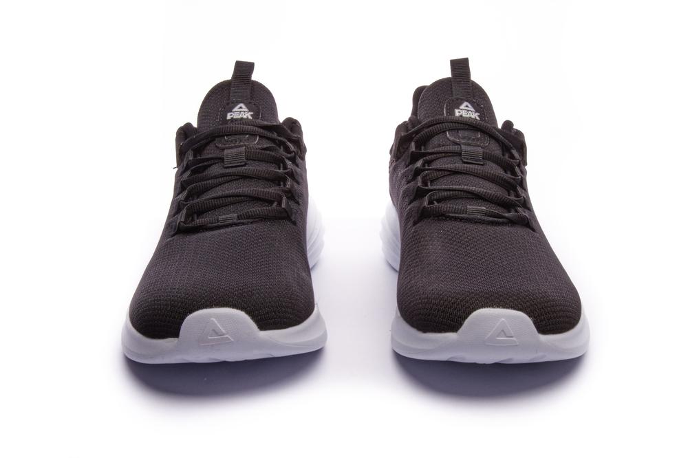 peak running shoes