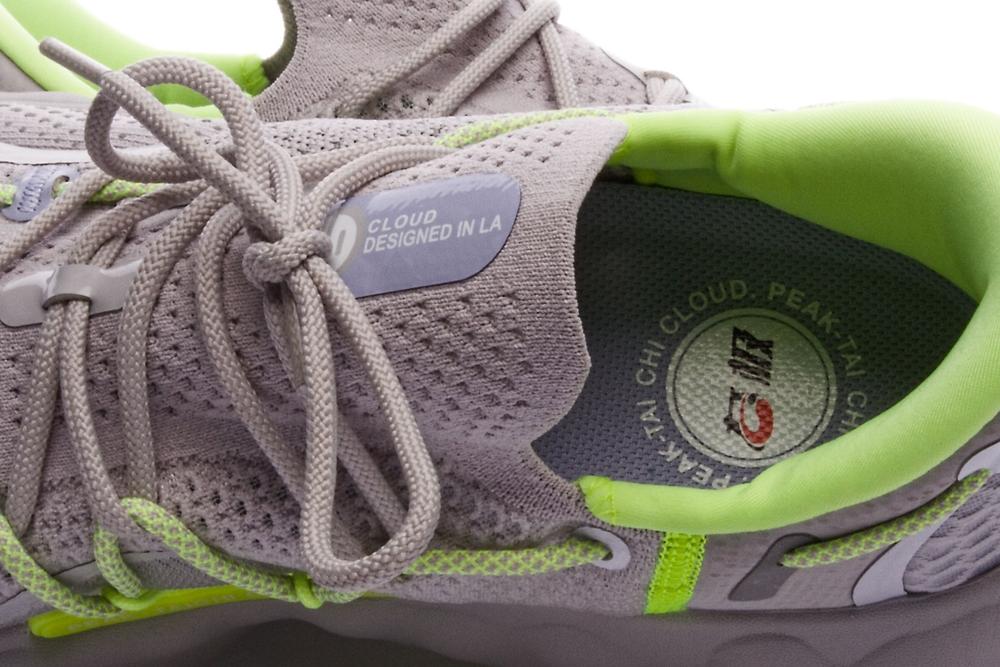 peak cushion running shoes